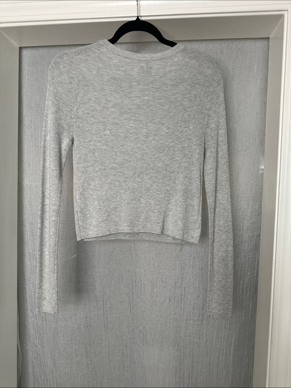 H & M Divided Light Heather Gray Ribbed Cropped Long Sleeve Top - Picture 4 of 4